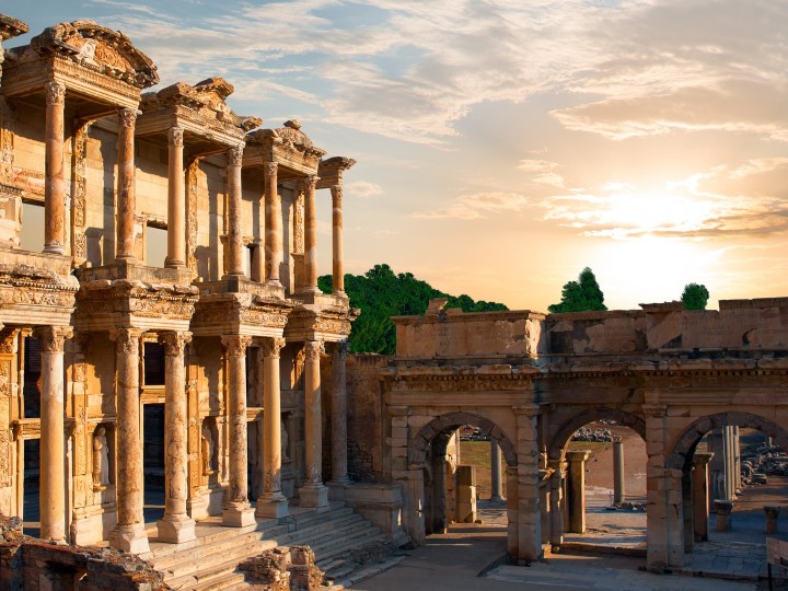 เมือง Ephesus เอฟาซัสหรือเอฟฟิซุส เมืองกรีกโบราณ หนึ่งในเจ็ดสิ่งมหัศจรรย์ของโลก เที่ยวกับธรรมดีทัวร์