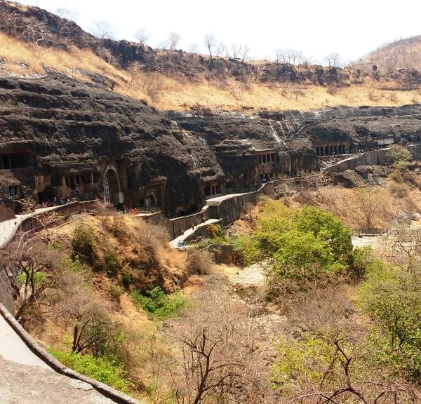 1522751380_Ajanta-Caves1