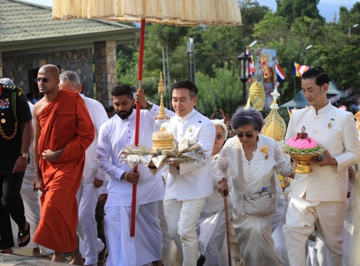 มหาบุญบารมีครั้งประวัติศาสตร์ ๒ แผ่นดิน ไทย-ลังกา ดร. ดนัย จันทร์เจ้าฉาย ประธานมูลนิธิธรรมดี