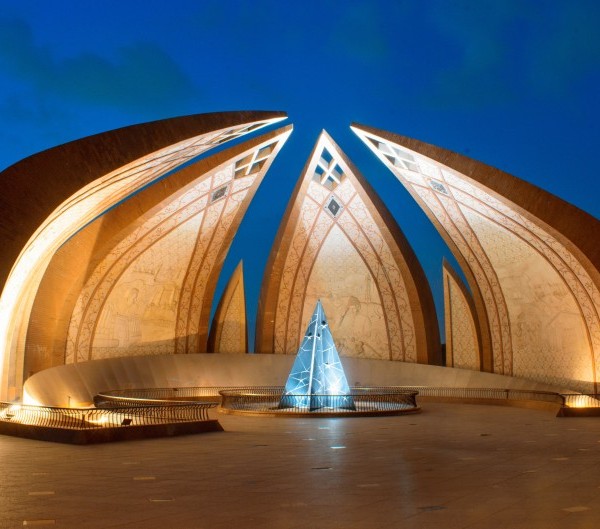 18Pakistan_Monument_Isl